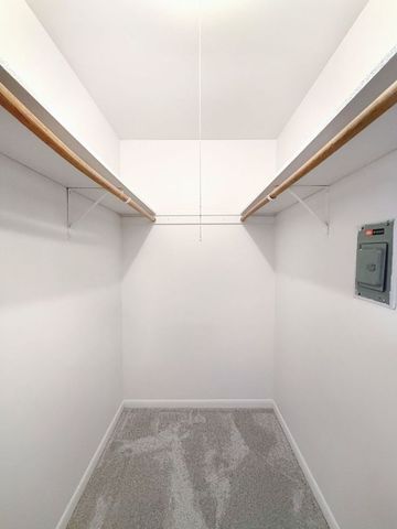 17812 Oak Park Avenue 2N, Tinley Park, IL 60477