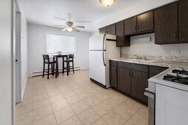 17812 Oak Park Avenue 2N, Tinley Park, IL 60477