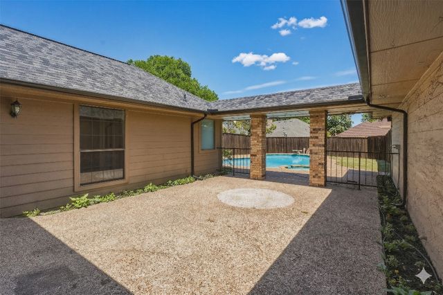 2226 Diamond Oaks Drive, Garland, TX 75044