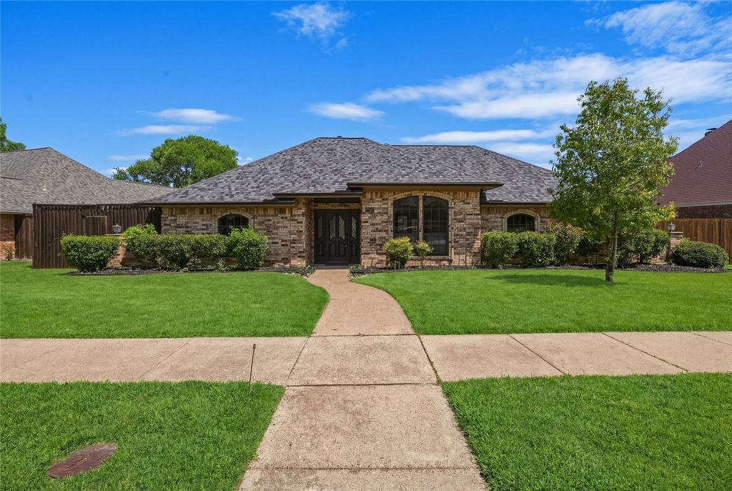 2226 Diamond Oaks Drive, Garland, TX 75044