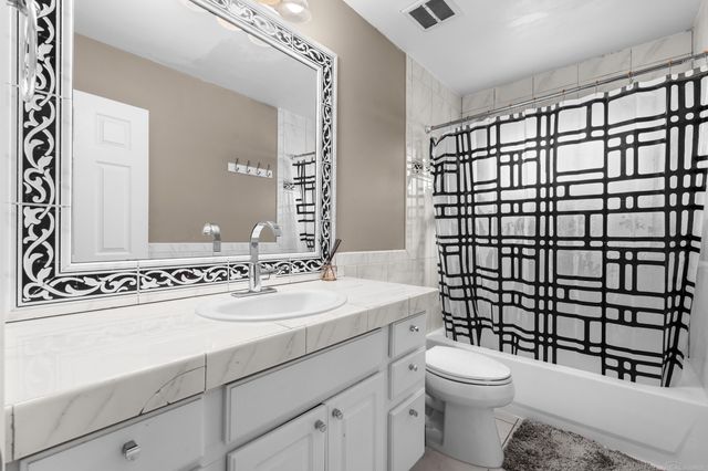 18250 Millstone Drive, Macomb, MI 48044