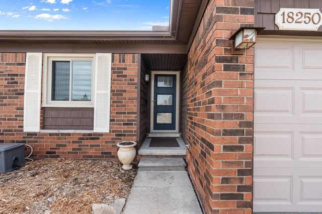 18250 Millstone Drive, Macomb, MI 48044