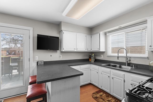 18250 Millstone Drive, Macomb, MI 48044