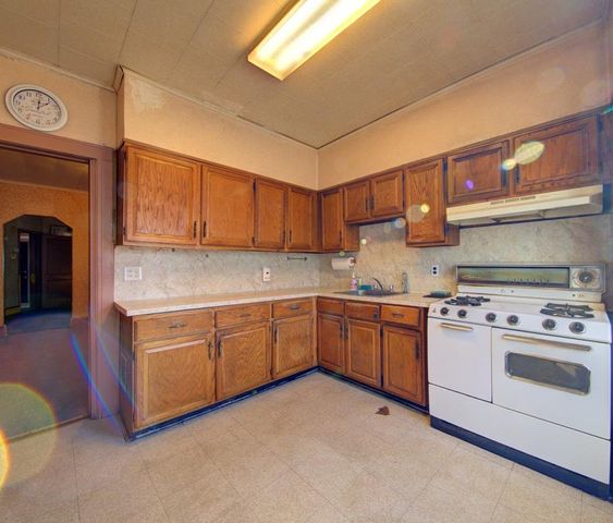 89-10 121st Street, New York City, NY 11418