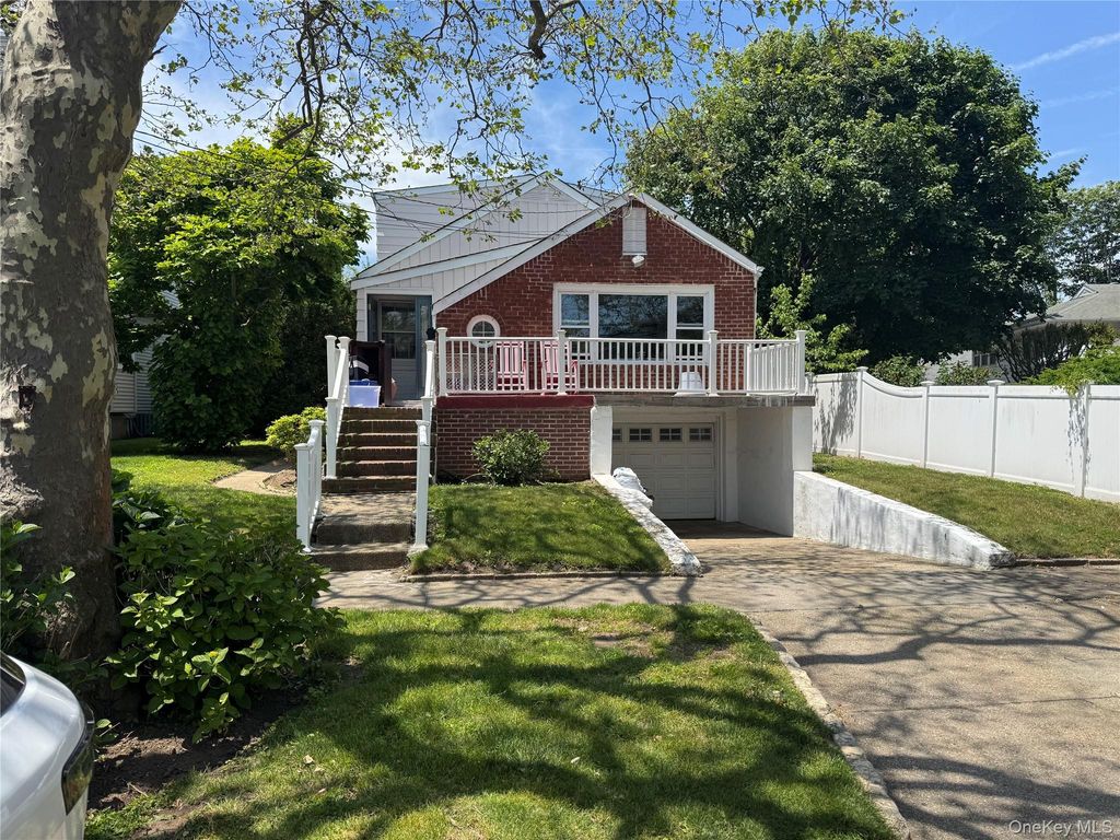 123 Genesee Boulevard, Atlantic Beach, NY 11509