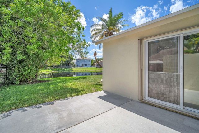 6511 Pelican Terrace, Coconut Creek, FL 33073