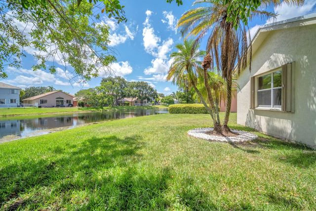 6511 Pelican Terrace, Coconut Creek, FL 33073