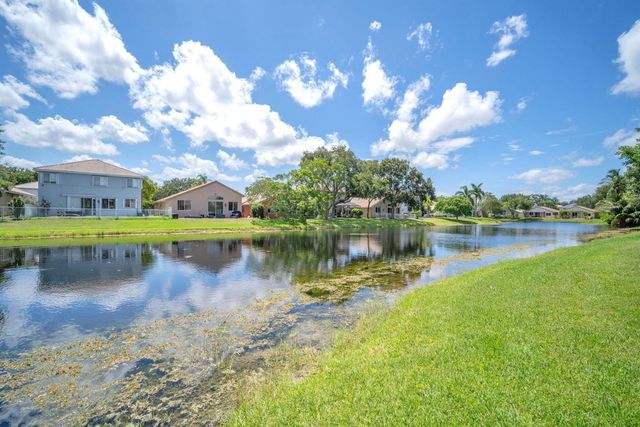 6511 Pelican Terrace, Coconut Creek, FL 33073