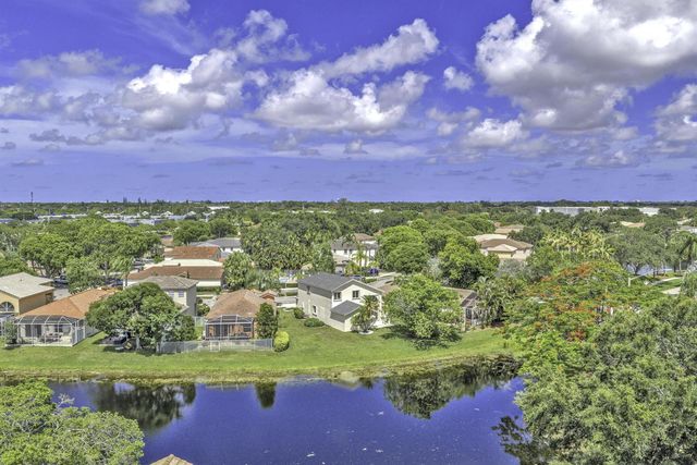 6511 Pelican Terrace, Coconut Creek, FL 33073