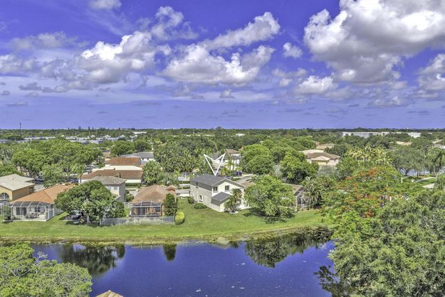 6511 Pelican Terrace, Coconut Creek, FL 33073