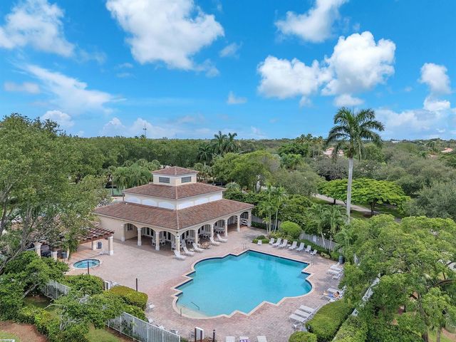 6511 Pelican Terrace, Coconut Creek, FL 33073