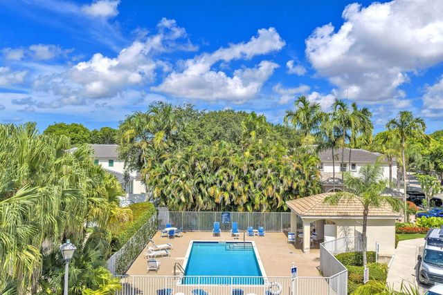 6511 Pelican Terrace, Coconut Creek, FL 33073
