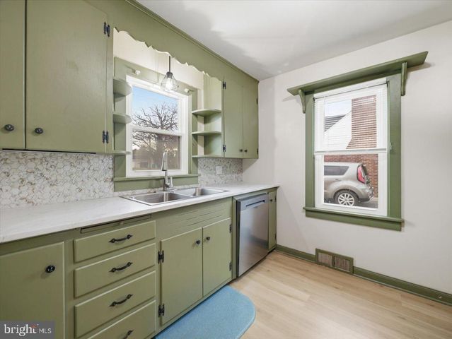 1241 S MAIN ST, Chambersburg, PA 17201