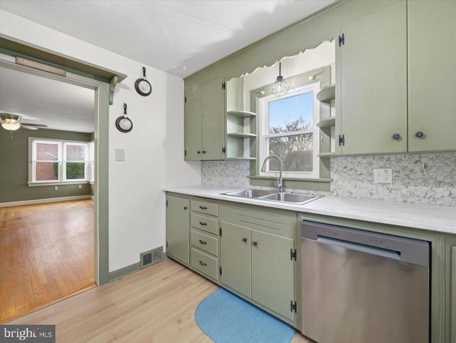 1241 S MAIN ST, Chambersburg, PA 17201