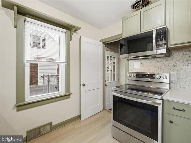 1241 S MAIN ST, Chambersburg, PA 17201