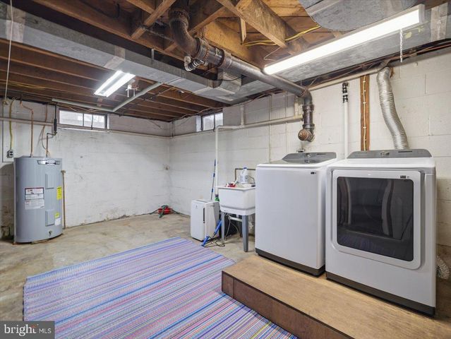 1241 S MAIN ST, Chambersburg, PA 17201