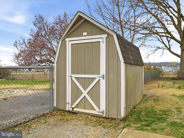 1241 S MAIN ST, Chambersburg, PA 17201