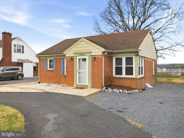 1241 S MAIN ST, Chambersburg, PA 17201