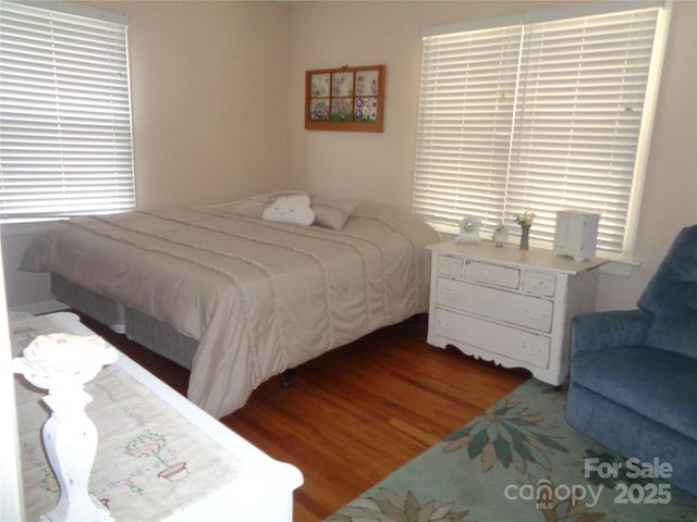 230 Leisure Lane, Waynesville, NC 28786