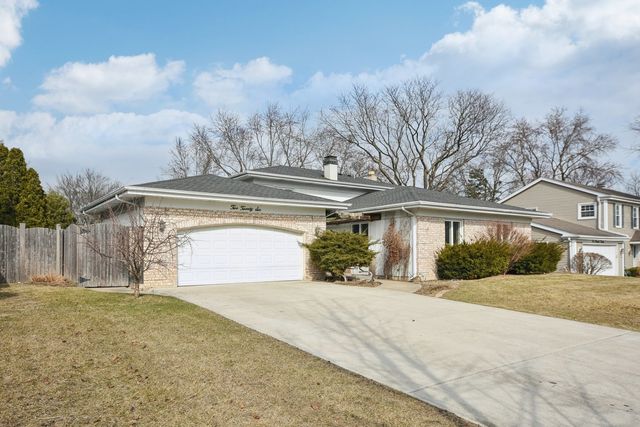 226 White Fawn Trail, Downers Grove, IL 60516