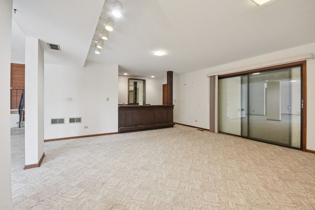 226 White Fawn Trail, Downers Grove, IL 60516