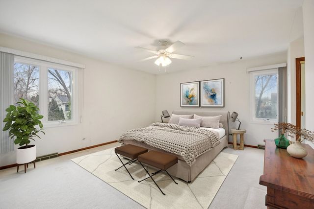 226 White Fawn Trail, Downers Grove, IL 60516