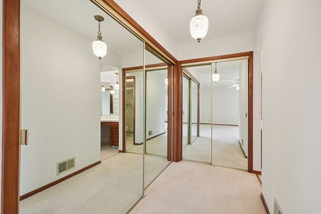 226 White Fawn Trail, Downers Grove, IL 60516