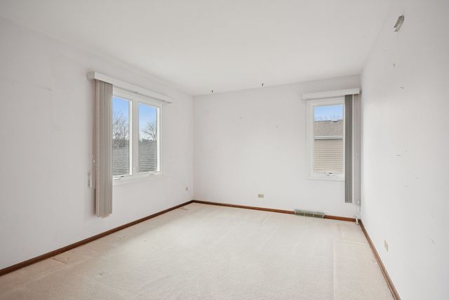 226 White Fawn Trail, Downers Grove, IL 60516