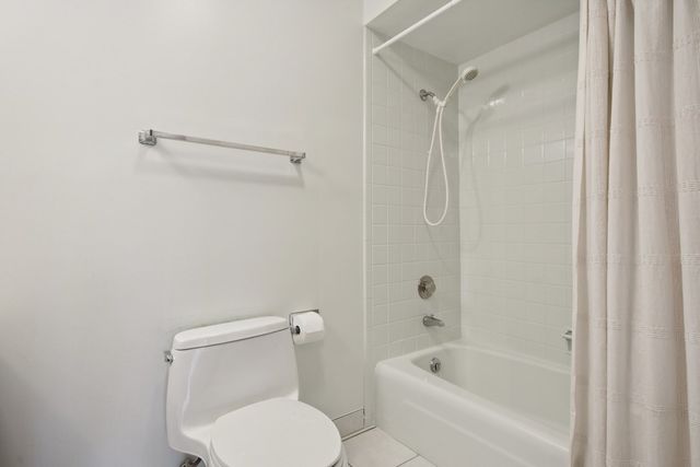 226 White Fawn Trail, Downers Grove, IL 60516