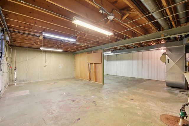 226 White Fawn Trail, Downers Grove, IL 60516