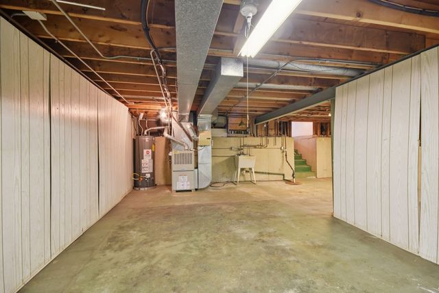 226 White Fawn Trail, Downers Grove, IL 60516