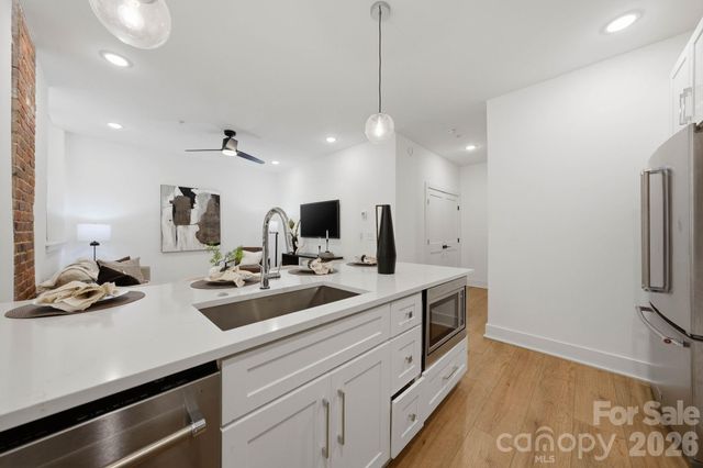 201 Grandin Road 13, Charlotte, NC 28208