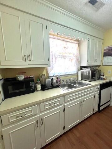 4145 Lemacks Street, Dalzell, SC 29040