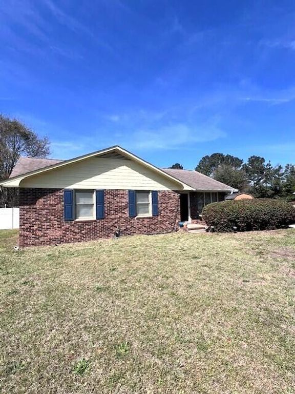 4145 Lemacks Street, Dalzell, SC 29040