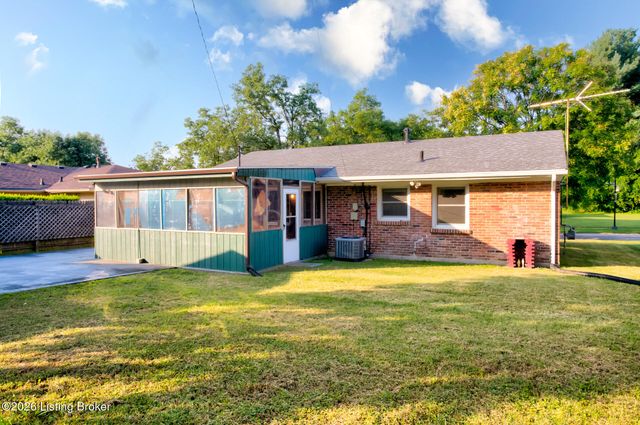 3521 Terrier Ln, Louisville, KY 40218