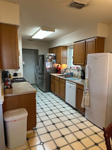 1324 N Creek Drive, Saginaw, TX 76179