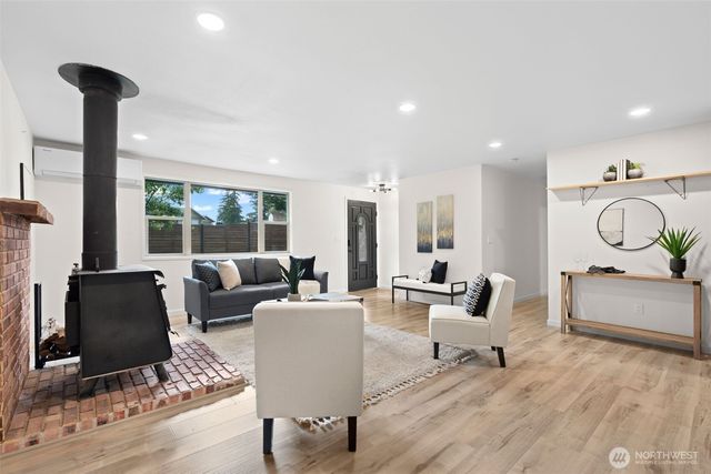 31 SE Campfire Court, Shelton, WA 98584