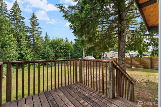 31 SE Campfire Court, Shelton, WA 98584