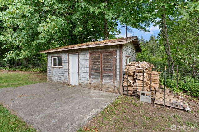 31 SE Campfire Court, Shelton, WA 98584