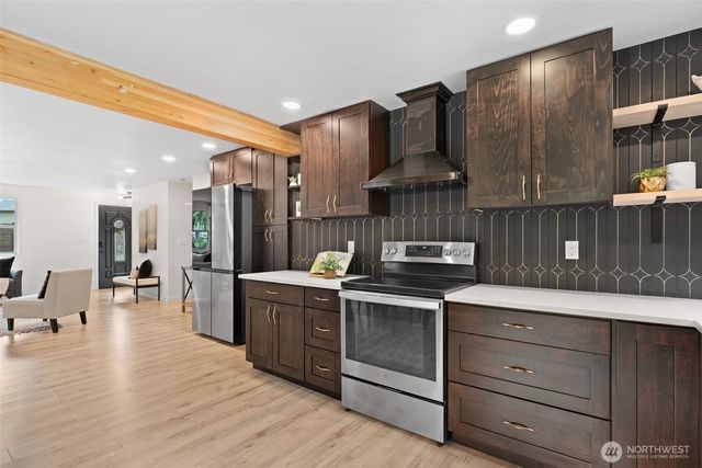 31 SE Campfire Court, Shelton, WA 98584