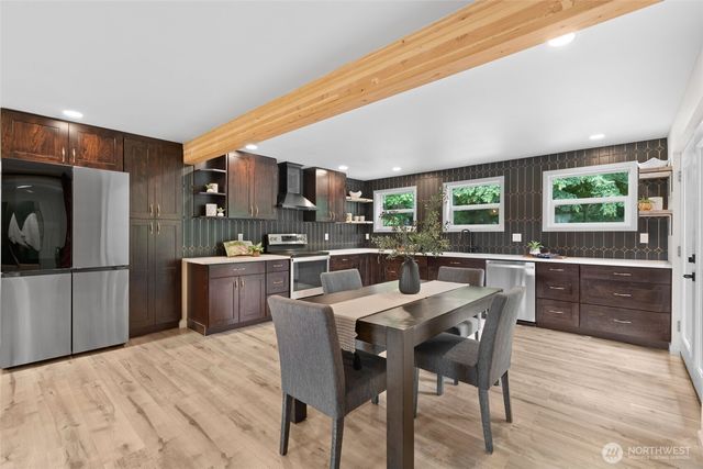 31 SE Campfire Court, Shelton, WA 98584