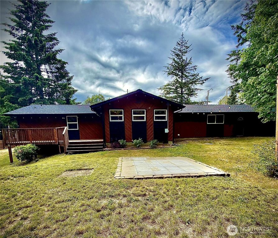 31 SE Campfire Court, Shelton, WA 98584