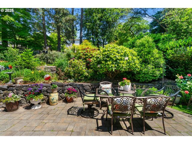 11 EL GRECO St, Lake Oswego, OR 97035