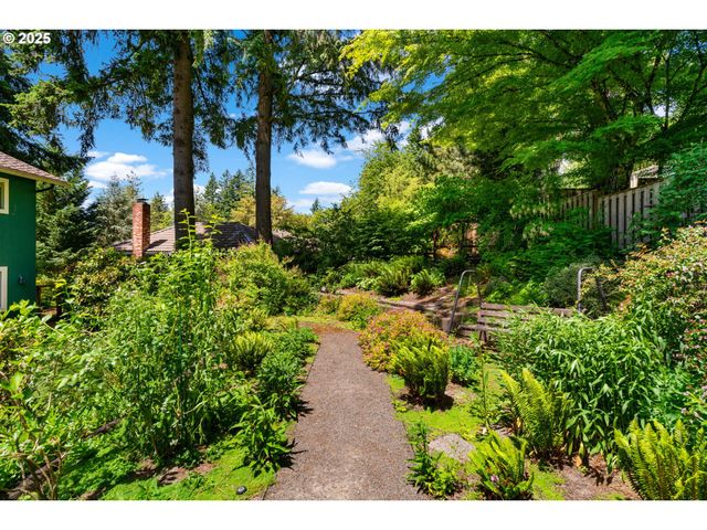 11 EL GRECO St, Lake Oswego, OR 97035