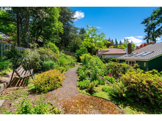 11 EL GRECO St, Lake Oswego, OR 97035