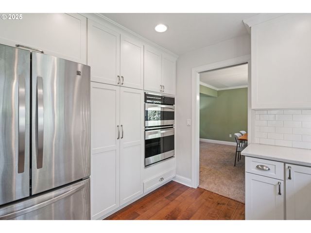 11 EL GRECO St, Lake Oswego, OR 97035