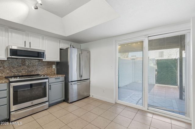 2838 E BECK Lane 2, Phoenix, AZ 85032