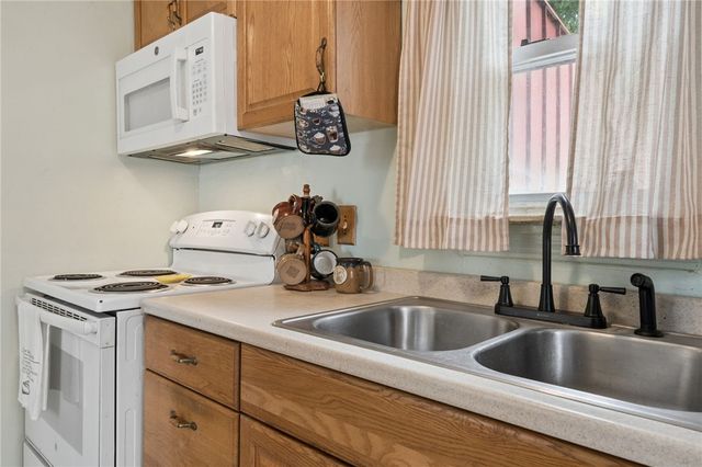 2106 Lindsay Road, Wilkinsburg, PA 15221