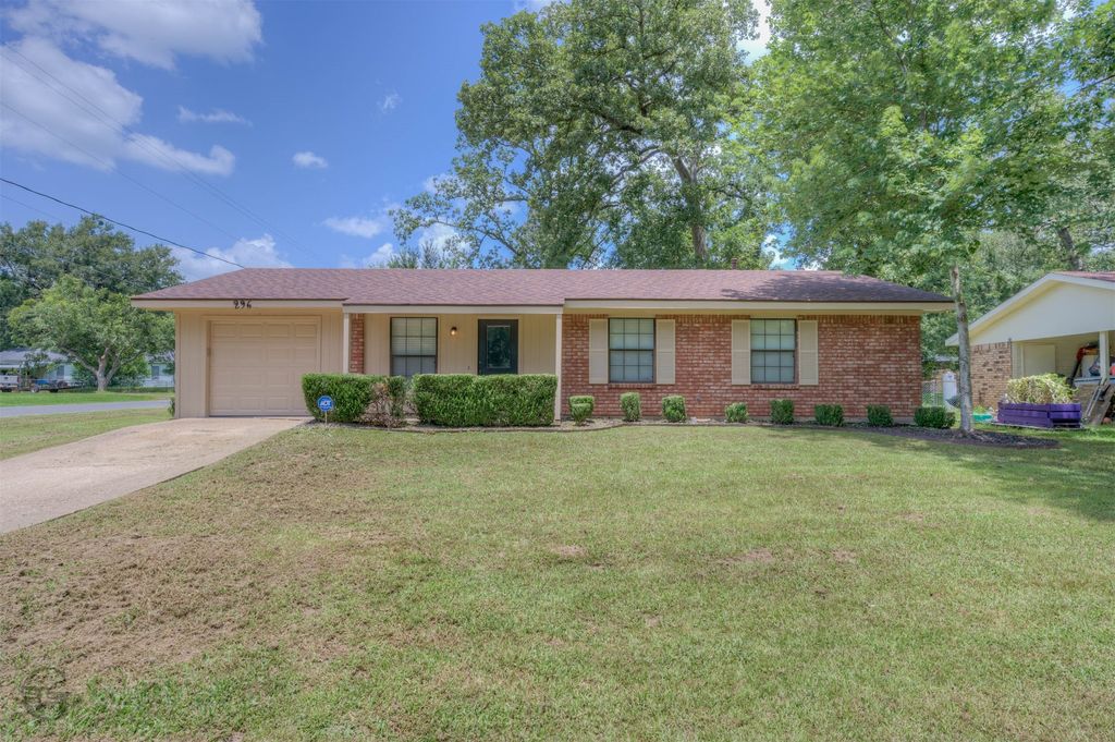 296 W. Birch, Blanchard, LA 71107