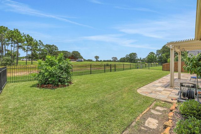 20339 Bentwood Oaks Drive, Porter, TX 77365
